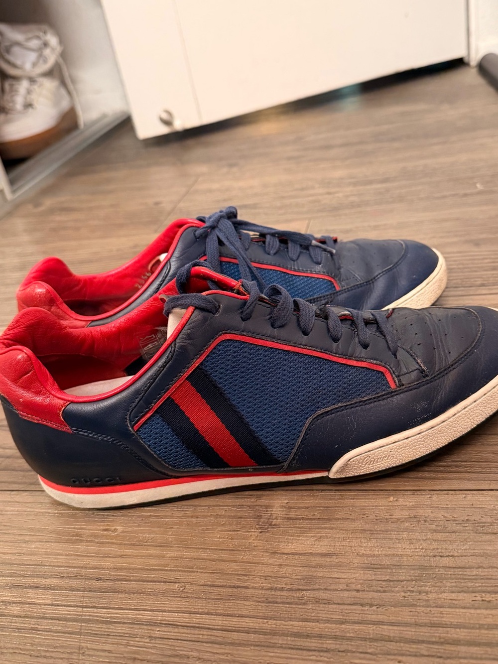 Gucci Tennis 83 Men's Navy and Red Sneakers - Picture 12 of 12